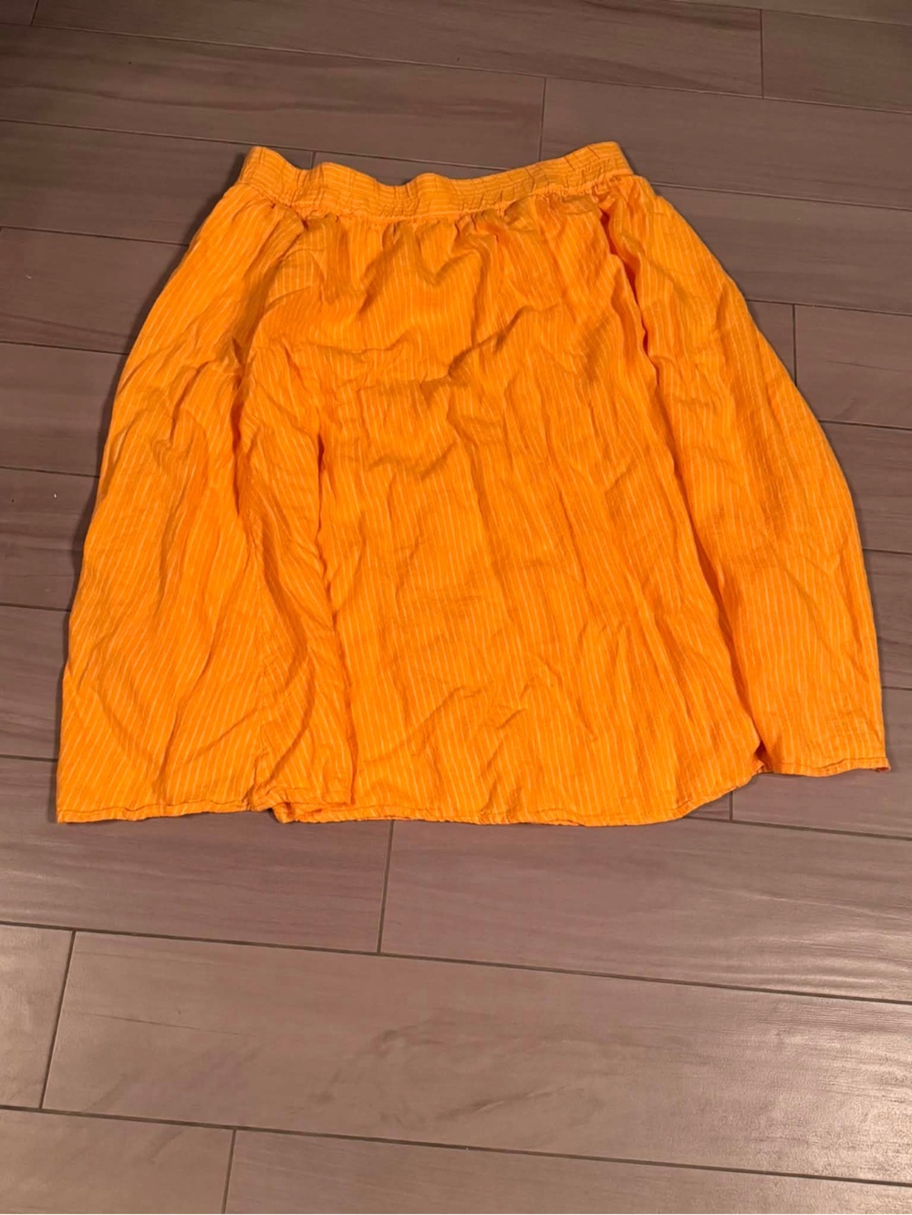a new day Orange A-Line Pleated Skirt Waist 19”. Stretchy
Length 30”
Has pocket